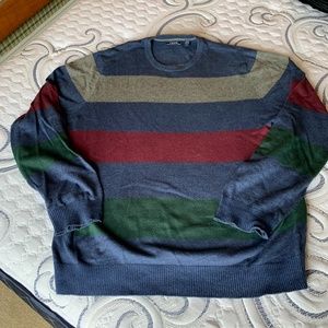 Izod crewneck sweater Large